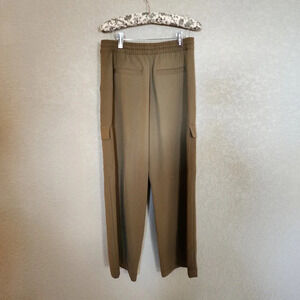 Banana Republic Sport cargo pants Size Medium Petite